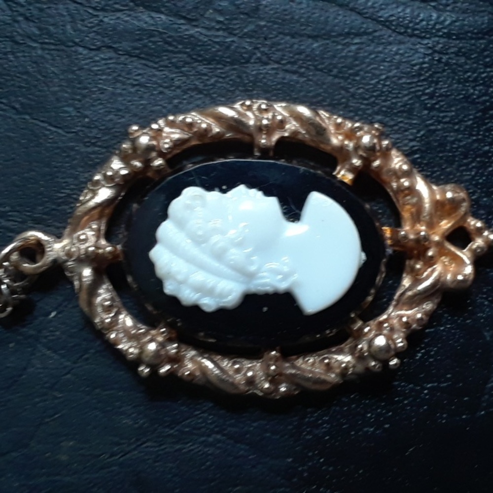 Vintage Cameo Necklace